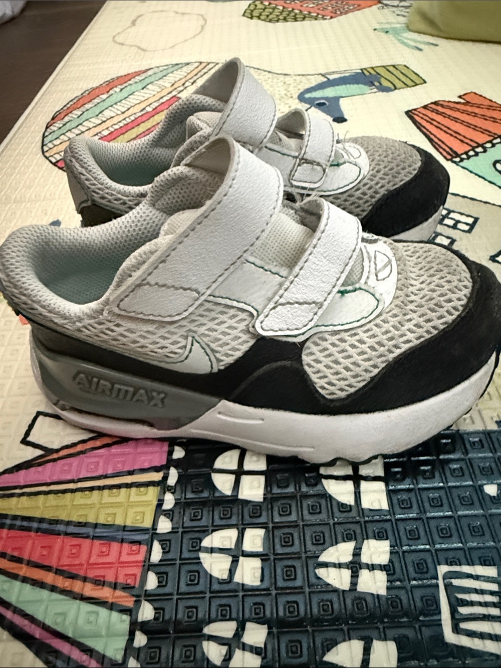 NIKE Air Max Toddler Kids Gray & Black Velcro Athletic Sneakers